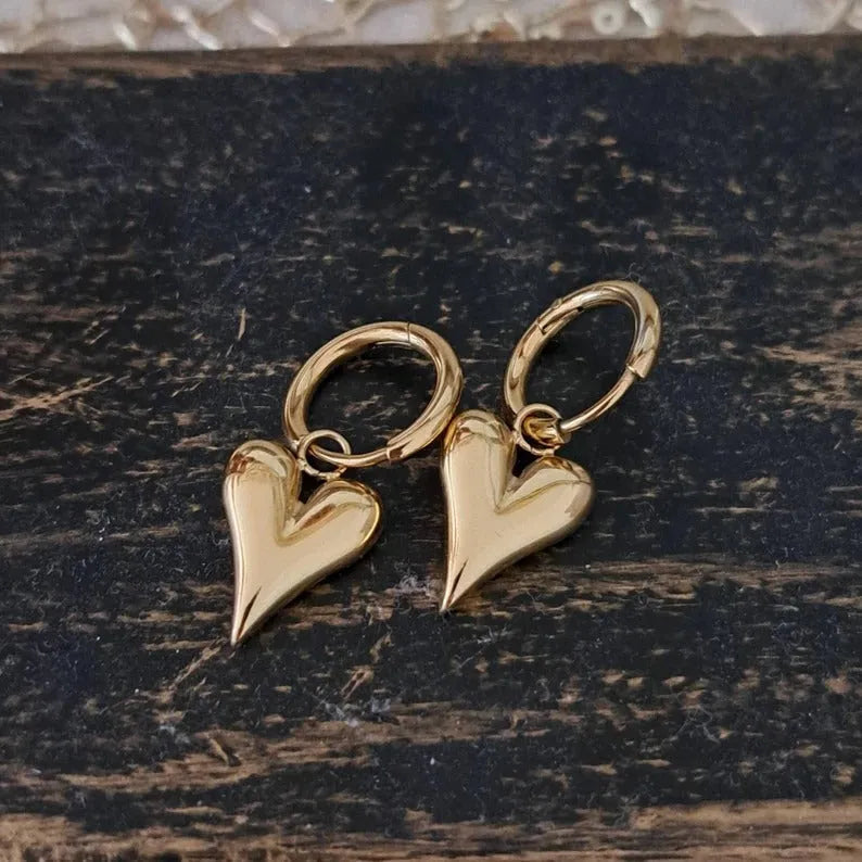 18K Waterproof & Antitarnish Gold Heart Meadow Earrings Pearly Palace